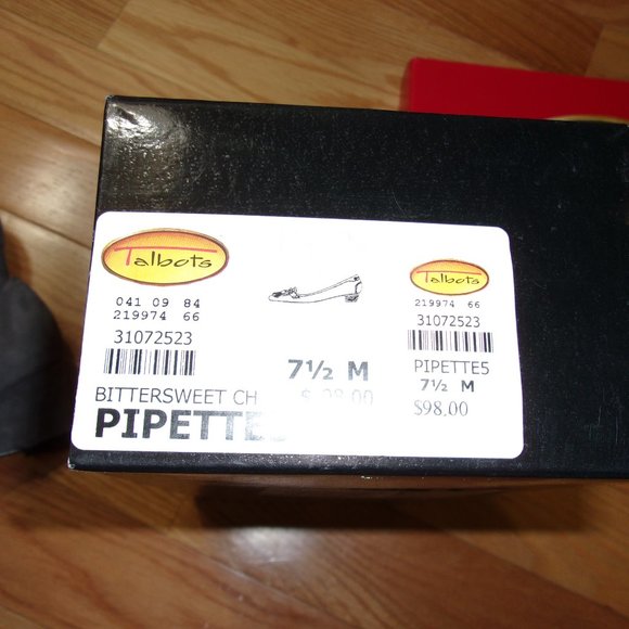 MAKE AN OFFER MUST SELL TALBOTS HEELS SIZE 7.5 - Picture 2 of 6